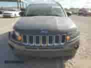 2017 Jeep Compass Sport z VIN 1C4NJCBA7HD185310, wystawiony jako Copart lot #87413445 z przebiegiem 73 721 mil mil oraz Szkoda całkowita • Salvage title. Historia ofert i sprzedaży dostępna na DreamBid. Obrazek 5.