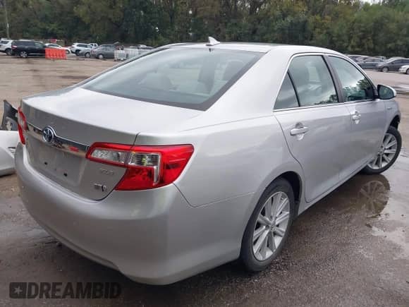 2013 Toyota Camry LE z VIN 4T1BD1FK2DU069763, wystawiony jako IAAI lot #43414989 z przebiegiem 70 738 mil mil oraz . Historia ofert i sprzedaży dostępna na DreamBid. Obrazek 4.