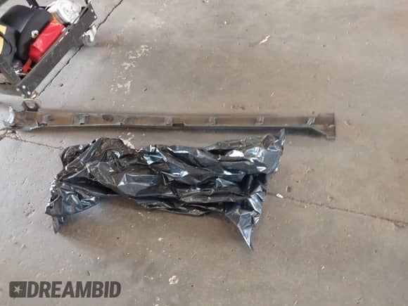 2020 Kia Sorento LX z VIN 5XYPG4A32LG638954, wystawiony jako IAAI lot #43005563 z przebiegiem 101 052 mil mil oraz . Historia ofert i sprzedaży dostępna na DreamBid. Obrazek 11.