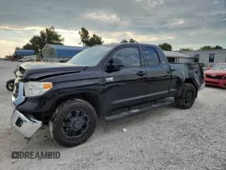 2015 Toyota Tundra SR z VIN 5TFUW5F10FX483485, wystawiony jako Copart lot #82404085 z przebiegiem 114 215 mil mil oraz Czysty tytuł • Clean title. Historia ofert i sprzedaży dostępna na DreamBid. Obrazek 1.
