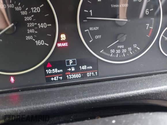 2013 BMW 3 Series 328i xDrive z VIN WBA3B3G50DNR81124, wystawiony jako IAAI lot #41087933 z przebiegiem 133 660 mil mil oraz . Historia ofert i sprzedaży dostępna na DreamBid. Obrazek 15.