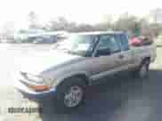 2000 Chevrolet S-10 LS z VIN 1GCDT19W4Y8198228, wystawiony jako IAAI lot #41721908 z przebiegiem 142 840 mil mil oraz . Historia ofert i sprzedaży dostępna na DreamBid. Obrazek 2.