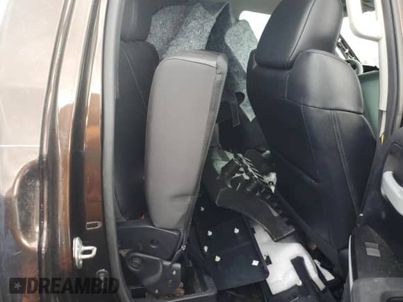 2019 Toyota Tundra Limited z VIN 5TFSY5F10KX246376, wystawiony jako Copart lot #75479174 z przebiegiem Nie podano mil oraz Nie do naprawy • Non repairable. Historia ofert i sprzedaży dostępna na DreamBid. Obrazek 10.