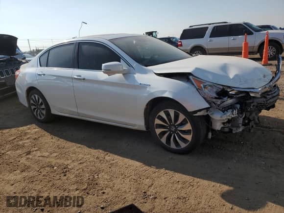 2017 Honda Accord EX-L with VIN JHMCR6F54HC022648, listed as a Copart auction lot 71284805 with 86,437 mi miles and Salvage title. Bid and sale history available at DreamBid. Image 4.