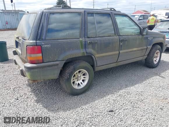 1994 Jeep Grand Cherokee Laredo с VIN 1J4GZ58Y2RC320793, выставлен на аукционе IAAI как лот 42781115 с пробегом 275 518 миль миль и . История ставок и продаж доступна на DreamBid. Изображение 4.
