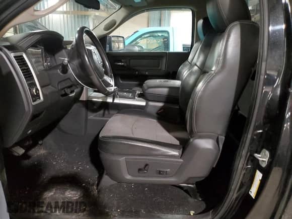2010 Dodge 1500 Sport z VIN 3D7JV1ET1AG181448, wystawiony jako Copart lot #43451695 z przebiegiem 176 778 mil mil oraz Szkoda całkowita • Salvage title. Historia ofert i sprzedaży dostępna na DreamBid. Obrazek 7.