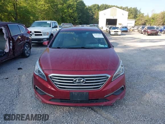 2016 Hyundai Sonata SE с VIN 5NPE24AF7GH390215, выставлен на аукционе IAAI как лот 42950202 с пробегом 161 362 миль миль и . История ставок и продаж доступна на DreamBid. Изображение 12.