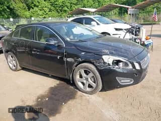 2012 Volvo S60 T5 с VIN YV1622FS6C2126357, выставлен на аукционе IAAI как лот 42411014 с пробегом 118 559 миль миль и . История ставок и продаж доступна на DreamBid. Изображение 1.