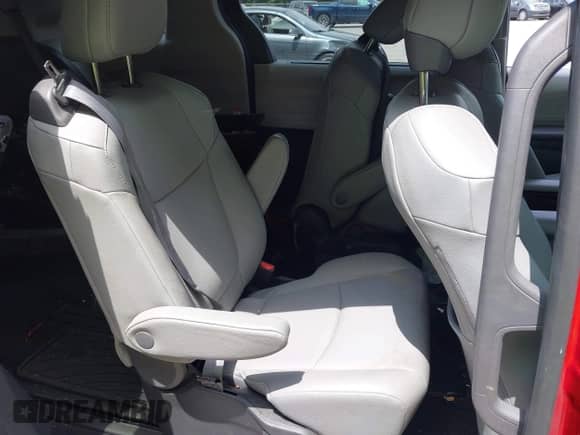 2022 Toyota Sienna XLE z VIN 5TDJSKFCXNS059539, wystawiony jako IAAI lot #42608470 z przebiegiem 65 447 mil mil oraz . Historia ofert i sprzedaży dostępna na DreamBid. Obrazek 8.