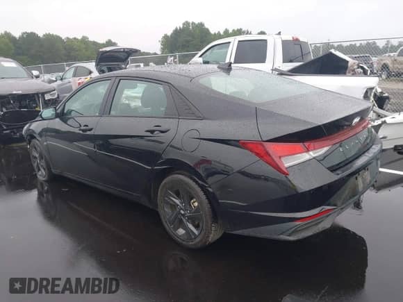 2023 Hyundai Elantra SEL с VIN KMHLM4AG5PU536655, выставлен на аукционе IAAI как лот 42918024 с пробегом 70 435 миль миль и . История ставок и продаж доступна на DreamBid. Изображение 3.
