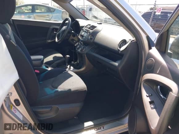 2010 Toyota RAV4 Sport with VIN JTMRK4DV9A5085407, listed as a IAAI auction lot 41824500 with 227,162 mi miles and . Bid and sale history available at DreamBid. Image 5.