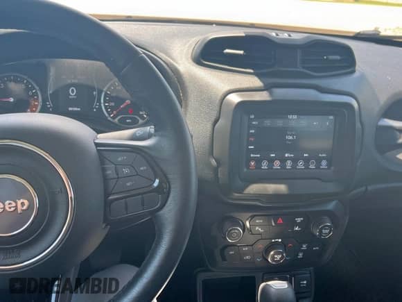 2018 Jeep Renegade Altitude с VIN ZACCJABB7JPG74043, выставлен на аукционе Copart как лот 69500015 с пробегом 25 125 миль миль и Чистый • Clean title. История ставок и продаж доступна на DreamBid. Изображение 9.
