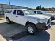 2023 Toyota Tacoma SR z VIN 3TYRX5GN9PT082761, wystawiony jako Copart lot #71550115 z przebiegiem 41 591 mil mil oraz Czysty tytuł • Clean title. Historia ofert i sprzedaży dostępna na DreamBid. Obrazek 4.