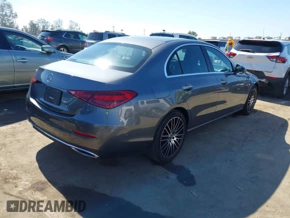 2023 Mercedes-Benz C 300 z VIN W1KAF4GB5PR146522, wystawiony jako IAAI lot #43029013 z przebiegiem 19 416 mil mil oraz . Historia ofert i sprzedaży dostępna na DreamBid. Obrazek 4.