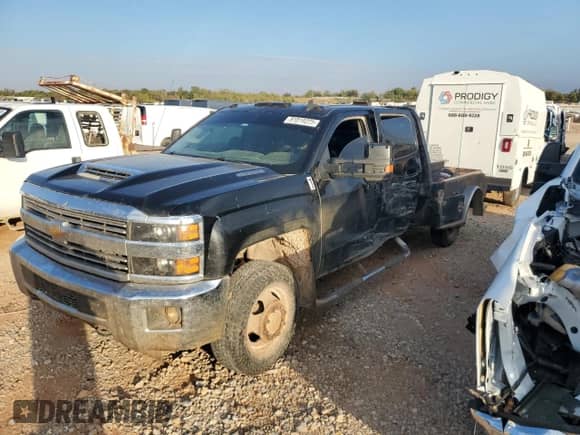 2018 Chevrolet Silverado 3500HD LT с VIN 1GC4KZCY9JF202450, выставлен на аукционе Copart как лот 81818225 с пробегом 203 193 миль миль и Списание • Salvage title. История ставок и продаж доступна на DreamBid. Изображение 1.