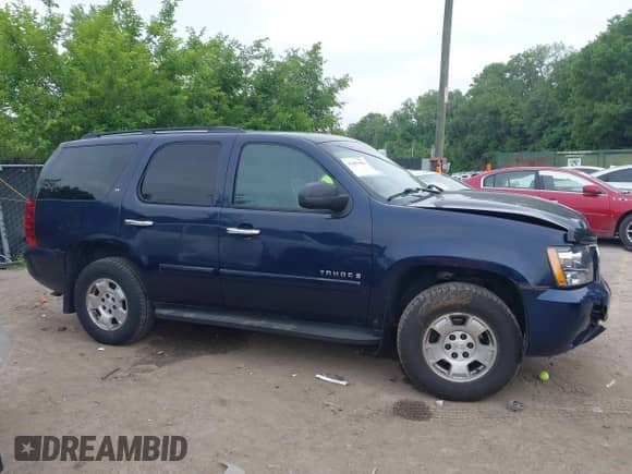 2008 Chevrolet Tahoe LTZ z VIN 1GNFK130X8R113023, wystawiony jako IAAI lot #42459482 z przebiegiem 206 965 mil mil oraz . Historia ofert i sprzedaży dostępna na DreamBid. Obrazek 13.