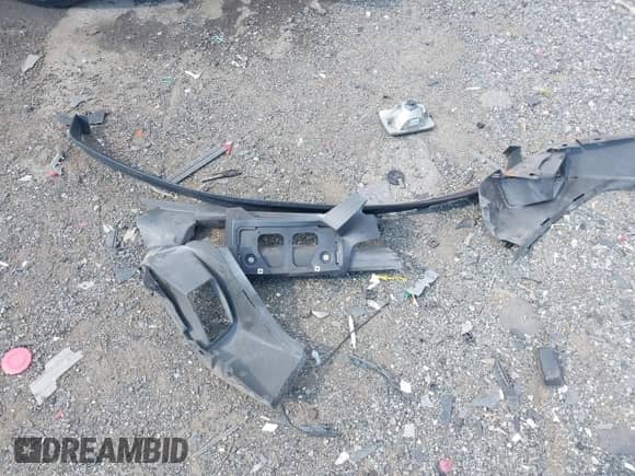 2011 Chevrolet Colorado 1LT z VIN 1GCHTCFEXB8131732, wystawiony jako IAAI lot #42595193 z przebiegiem 129 689 mil mil oraz . Historia ofert i sprzedaży dostępna na DreamBid. Obrazek 12.