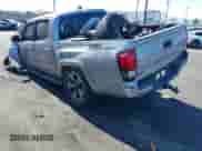 2019 Toyota Tacoma SR5 z VIN 3TMAZ5CN1KM099779, wystawiony jako IAAI lot #42687831 z przebiegiem 99 997 mil mil oraz . Historia ofert i sprzedaży dostępna na DreamBid. Obrazek 15.