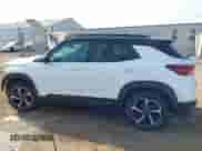 2023 Chevrolet TrailBlazer RS с VIN KL79MUSL2PB212744, выставлен на аукционе IAAI как лот 43233576 с пробегом 42 788 миль миль и . История ставок и продаж доступна на DreamBid. Изображение 15.