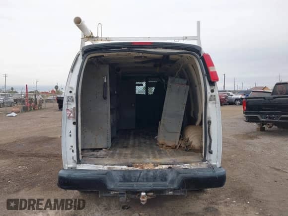 2019 Chevrolet Express Cargo с VIN 1GCWGBFPXK1142407, выставлен на аукционе IAAI как лот 41509288 с пробегом Не указан миль и . История ставок и продаж доступна на DreamBid. Изображение 17.
