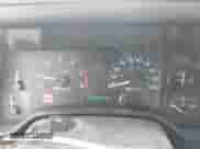 1999 Jeep Wrangler Sport z VIN 1J4FY19S1XP413327, wystawiony jako IAAI lot #43320976 z przebiegiem 90 849 mil mil oraz . Historia ofert i sprzedaży dostępna na DreamBid. Obrazek 7.