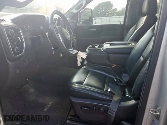 2022 Chevrolet Silverado 3500HD LT z VIN 1GC4YTEY9NF268074, wystawiony jako Copart lot #71039905 z przebiegiem 135 342 mil mil oraz Czysty tytuł • Clean title. Historia ofert i sprzedaży dostępna na DreamBid. Obrazek 7.