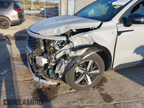 2022 Kia Sorento EX with VIN 5XYRH4LF6NG157850, listed as a IAAI auction lot 43308039 with 47,623 mi miles and . Bid and sale history available at DreamBid. Image 6.