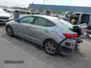 2017 Hyundai Elantra SE z VIN 5NPD84LF8HH033019, wystawiony jako IAAI lot #43259780 z przebiegiem 101 061 mil mil oraz . Historia ofert i sprzedaży dostępna na DreamBid. Obrazek 3.