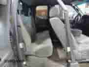 2004 Toyota Tundra SR5 z VIN 5TBBT44124S455471, wystawiony jako IAAI lot #43039381 z przebiegiem 252 480 mil mil oraz . Historia ofert i sprzedaży dostępna na DreamBid. Obrazek 8.