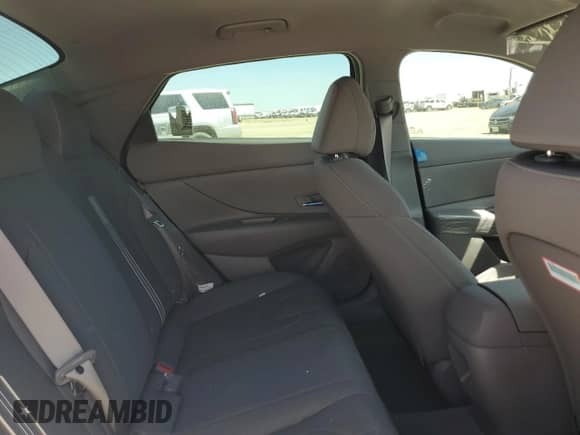 2024 Hyundai Elantra с VIN KMLHM4DJ7RU111237, выставлен на аукционе Copart как лот 67406614 с пробегом 28 миль миль и Списание • Salvage title. История ставок и продаж доступна на DreamBid. Изображение 10.