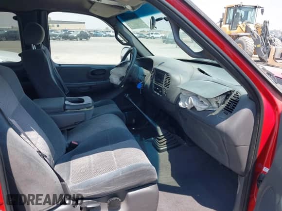 2001 Ford F-150 XL с VIN 1FTZX17271NB62308, выставлен на аукционе IAAI как лот 42908541 с пробегом 109 615 миль миль и . История ставок и продаж доступна на DreamBid. Изображение 5.