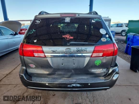 2004 Toyota Sienna XLE z VIN 5TDZA22C94S090436, wystawiony jako Copart lot #82654735 z przebiegiem 250 511 mil mil oraz Czysty tytuł • Clean title. Historia ofert i sprzedaży dostępna na DreamBid. Obrazek 6.