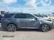 2023 Nissan Pathfinder Platinum с VIN 5N1DR3DK2PC273689, выставлен на аукционе IAAI как лот 42689922 с пробегом 18 326 миль миль и . История ставок и продаж доступна на DreamBid. Изображение 13.