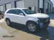 2014 Kia Sorento LX с VIN 5XYKT3A60EG442413, выставлен на аукционе Copart как лот 80726675 с пробегом 160 718 миль миль и Списание • Salvage title. История ставок и продаж доступна на DreamBid. Изображение 4.