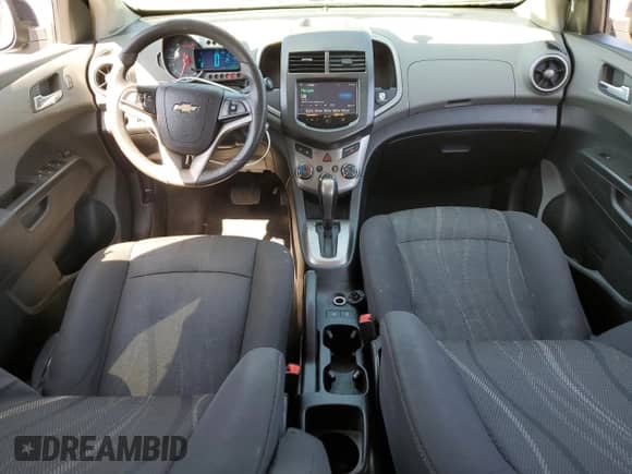 2016 Chevrolet Sonic LT с VIN 1G1JC5SG9G4165544, выставлен на аукционе Copart как лот 70682165 с пробегом 120 088 миль миль и Списание • Salvage title. История ставок и продаж доступна на DreamBid. Изображение 8.