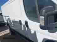 2023 Ram ProMaster Cargo z VIN 3C6LRVVG4PE584448, wystawiony jako IAAI lot #41582170 z przebiegiem 87 666 mil mil oraz . Historia ofert i sprzedaży dostępna na DreamBid. Obrazek 8.