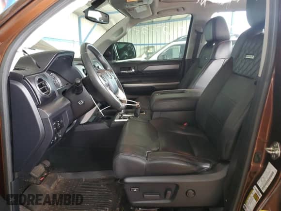 2017 Toyota Tundra Platinum с VIN 5TFAW5F11HX651690, выставлен на аукционе Copart как лот 69562075 с пробегом 67 829 миль миль и Списание • Salvage title. История ставок и продаж доступна на DreamBid. Изображение 7.