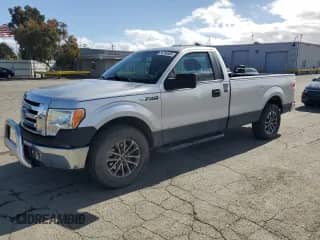 2010 Ford F-150 XL с VIN 1FTMF1C87AKC33435, выставлен на аукционе Copart как лот 56764885 с пробегом 117 575 миль миль и Чистый • Clean title. История ставок и продаж доступна на DreamBid. Изображение 1.