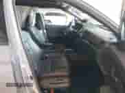 2021 Honda Passport Elite z VIN 5FNYF8H01MB040129, wystawiony jako IAAI lot #42997548 z przebiegiem 38 787 mil mil oraz . Historia ofert i sprzedaży dostępna na DreamBid. Obrazek 5.