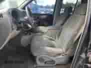 2002 Chevrolet TrailBlazer LS с VIN 1GNDS13S122151930, выставлен на аукционе Copart как лот 68305015 с пробегом 270 768 миль миль и На запчасти • Non repairable. История ставок и продаж доступна на DreamBid. Изображение 7.
