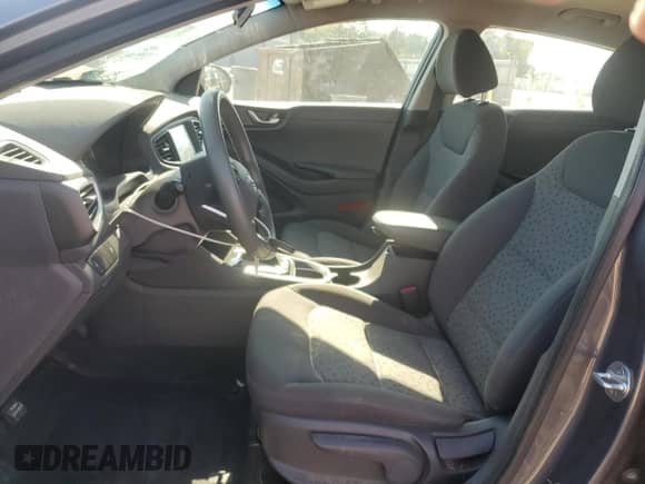 2018 Hyundai Ioniq Blue z VIN KMHC65LC8JU075324, wystawiony jako Copart lot #70824425 z przebiegiem 99 608 mil mil oraz Szkoda całkowita • Salvage title. Historia ofert i sprzedaży dostępna na DreamBid. Obrazek 7.