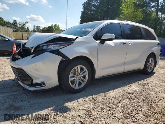 2025 Toyota Sienna Limited с VIN 5TDZRKEC9SS226758, выставлен на аукционе Copart как лот 56335185 с пробегом 9 572 миль миль и Списание • Salvage title. История ставок и продаж доступна на DreamBid. Изображение 1.