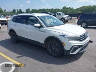 2024 Volkswagen Tiguan SE с VIN 3VV2B7AX5RM032493, выставлен на аукционе IAAI как лот 42603503 с пробегом 42 272 миль миль и . История ставок и продаж доступна на DreamBid. Изображение 1.