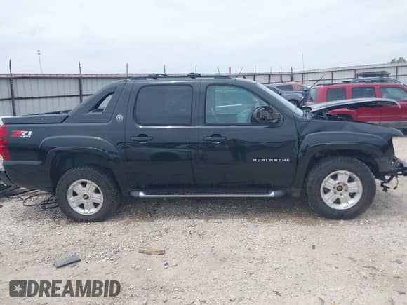 2013 Chevrolet Avalanche LT with VIN 3GNTKFE72DG180591, listed as a IAAI auction lot 42366269 with 165,463 mi miles and . Bid and sale history available at DreamBid. Image 14.