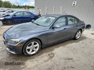 2015 BMW 3 Series 320i xDrive с VIN WBA3C3C57FK201563, выставлен на аукционе Copart как лот 70628495 с пробегом 89 325 миль миль и Чистый • Clean title. История ставок и продаж доступна на DreamBid. Изображение 1.