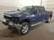 2011 Chevrolet Silverado 2500HD LTZ z VIN 1GC1KYC89BF140398, wystawiony jako Copart lot #62072845 z przebiegiem 205 918 mil mil oraz Szkoda całkowita • Salvage title. Historia ofert i sprzedaży dostępna na DreamBid. Obrazek 1.