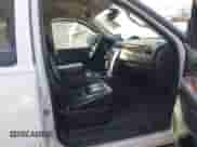 2007 GMC Sierra 1500 SLE1 z VIN 2GTEK13M171652855, wystawiony jako IAAI lot #42099183 z przebiegiem 232 000 mil mil oraz . Historia ofert i sprzedaży dostępna na DreamBid. Obrazek 5.