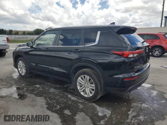 2024 Mitsubishi Outlander ES with VIN JA4J3UA81RZ073338, listed as a Copart auction lot 64772225 with 29,146 mi miles and Salvage title. Bid and sale history available at DreamBid. Image 2.
