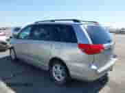 2004 Toyota Sienna XLE z VIN 5TDBA22C04S002570, wystawiony jako IAAI lot #42288609 z przebiegiem 234 932 mil mil oraz . Historia ofert i sprzedaży dostępna na DreamBid. Obrazek 3.