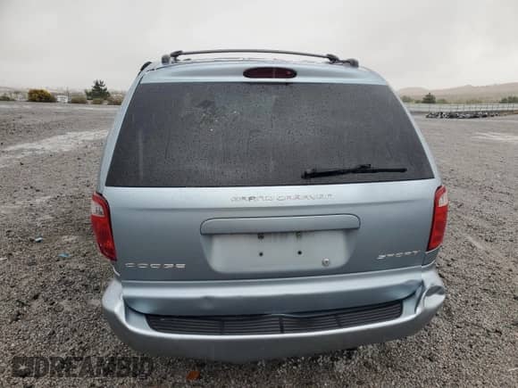 2003 Dodge Caravan Sport with VIN 2D4GP44L03R235520, listed as a Copart auction lot 81857745 with 327,113 mi miles and Salvage title. Bid and sale history available at DreamBid. Image 6.